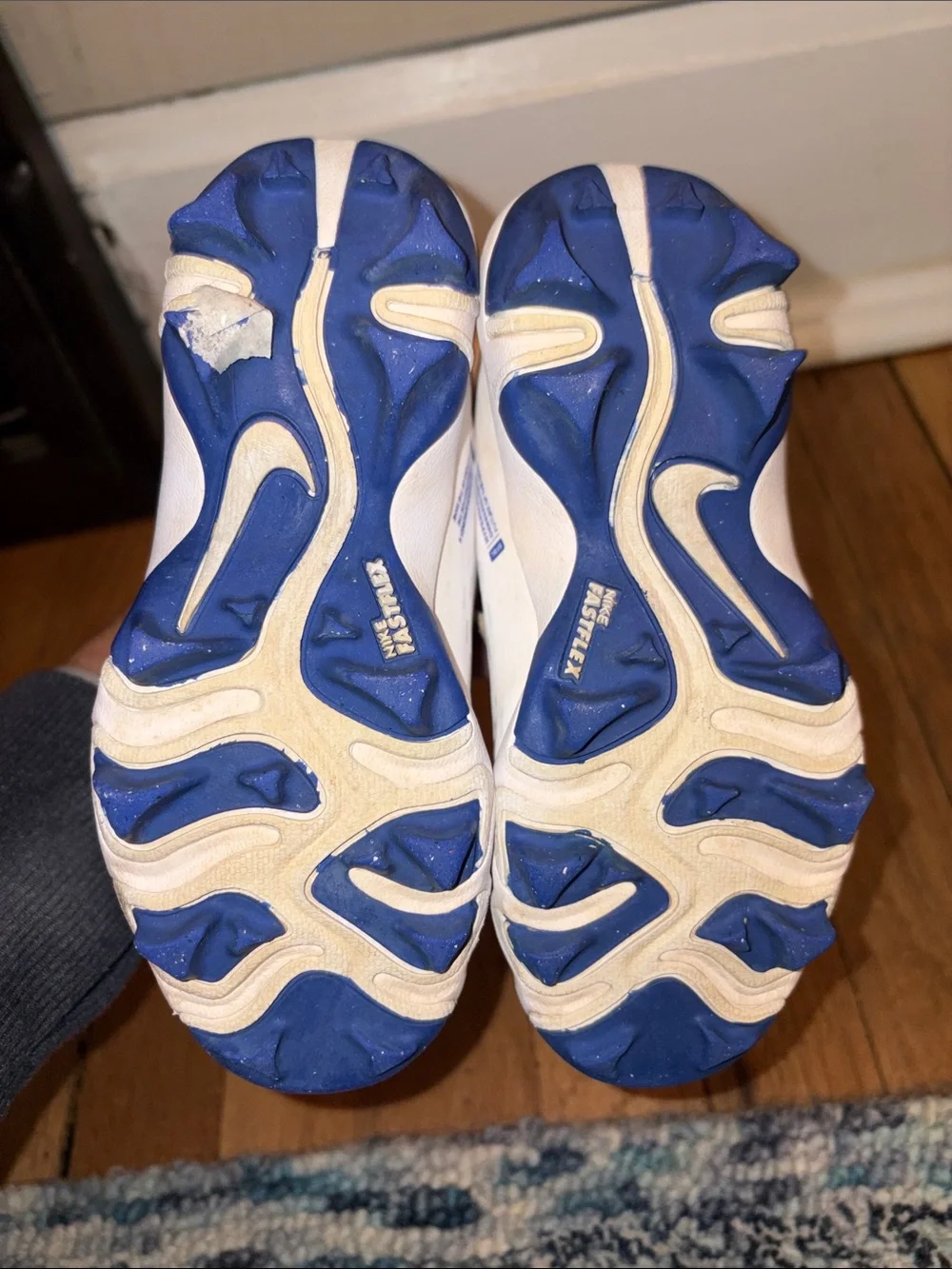 Nike Kids White and Blue Softball cleats